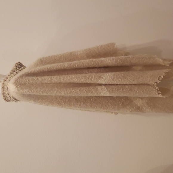 MIXIT, Poncho Tan Sweather Pullover fringes on hem, Size One Size - Picture 4 of 7